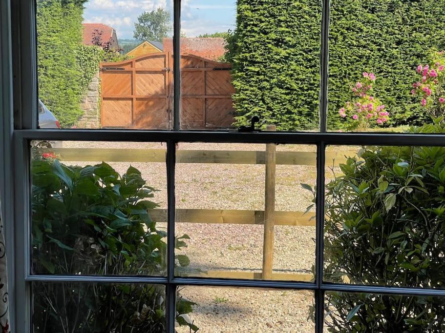 Winforton Stylish 2-Bed Cottage With Secure Parking מראה חיצוני תמונה