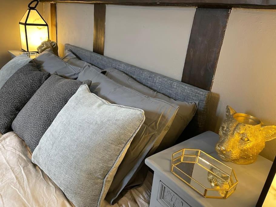 Winforton Stylish 2-Bed Cottage With Secure Parking מראה חיצוני תמונה